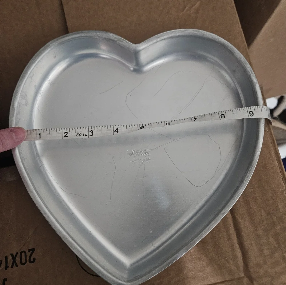 Wilton Set Of Two Heart Pans! - Picture 2 of 5
